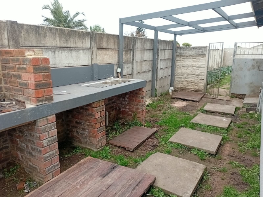 To Let 3 Bedroom Property for Rent in Gonubie Eastern Cape